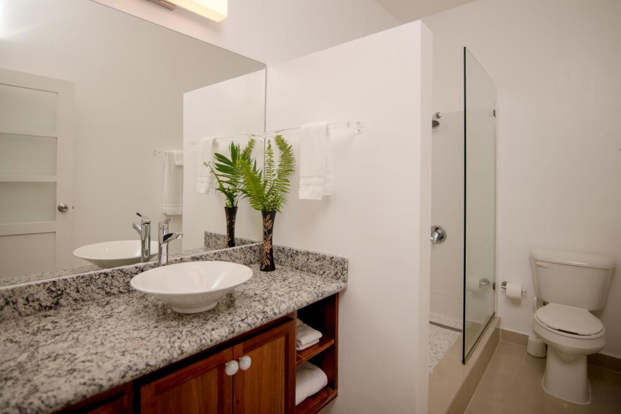 Whispering Seas Oceanfront Suite Ocho Rios Ngoại thất bức ảnh