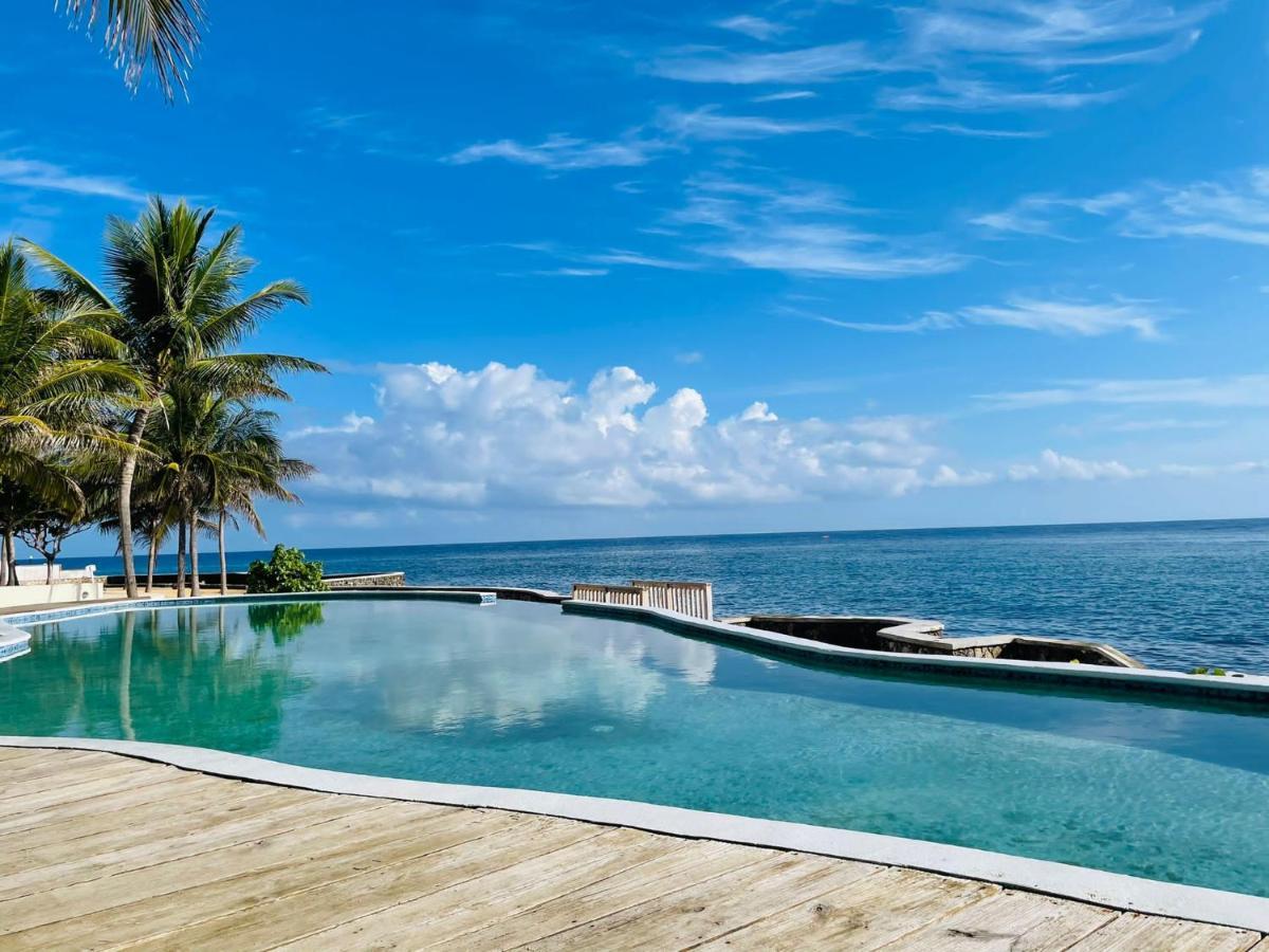 Whispering Seas Oceanfront Suite Ocho Rios Ngoại thất bức ảnh