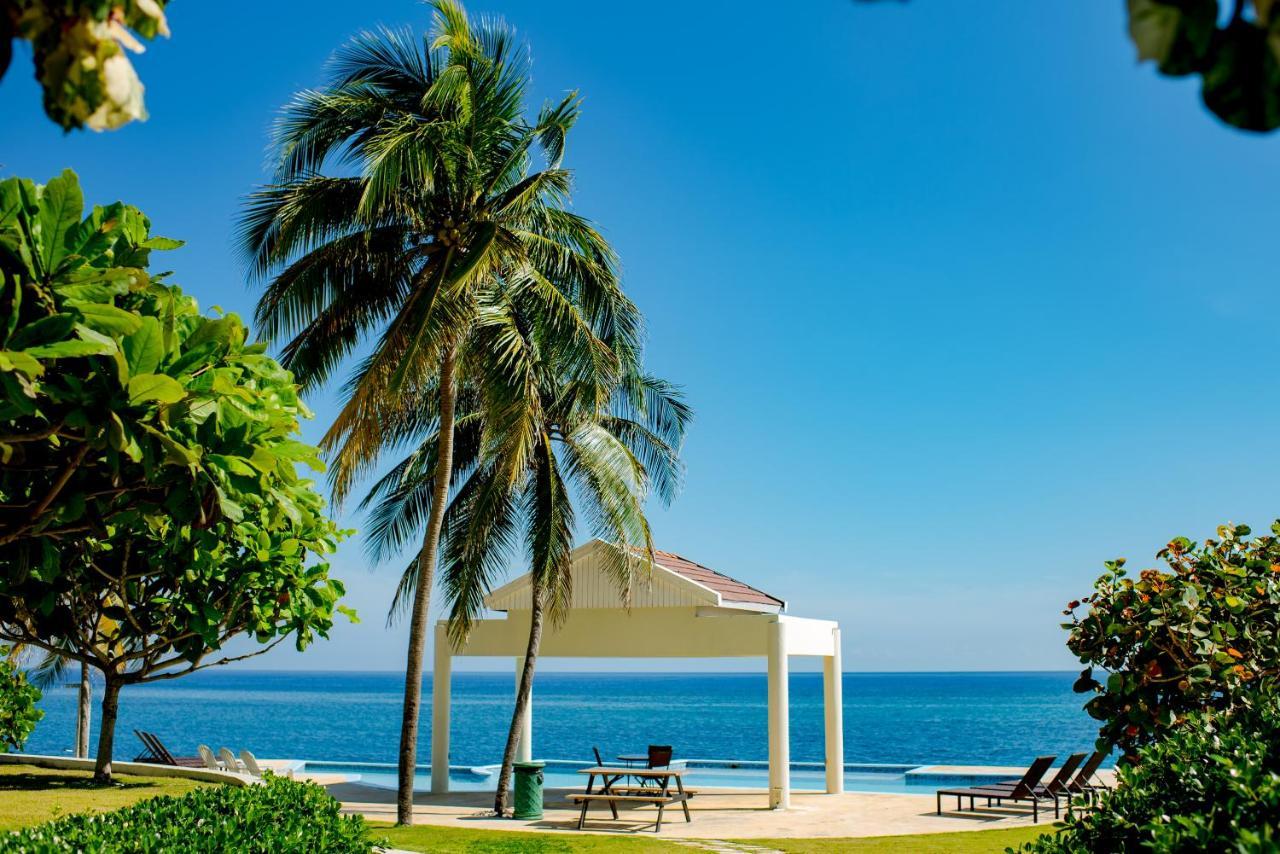 Whispering Seas Oceanfront Suite Ocho Rios Ngoại thất bức ảnh