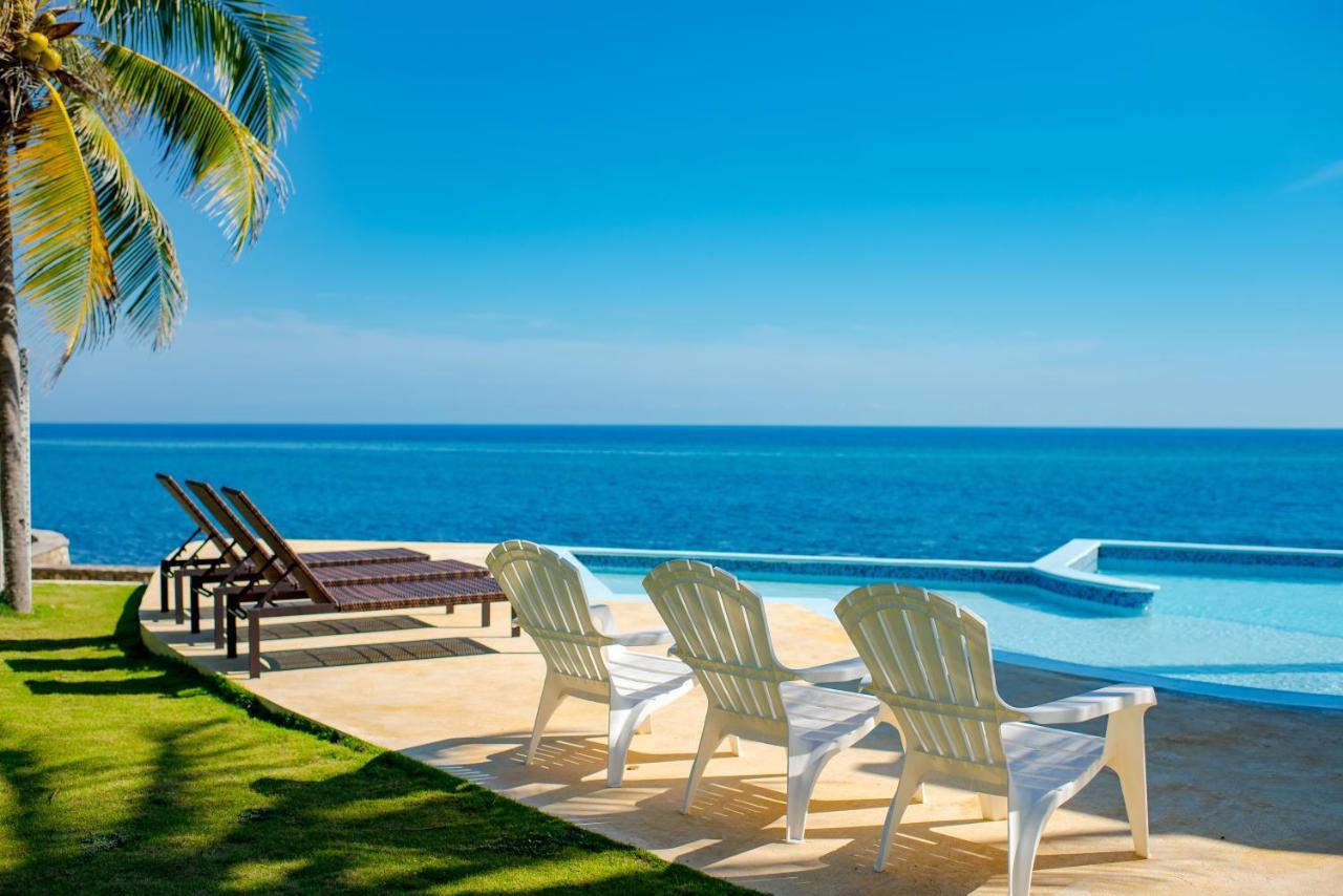 Whispering Seas Oceanfront Suite Ocho Rios Ngoại thất bức ảnh