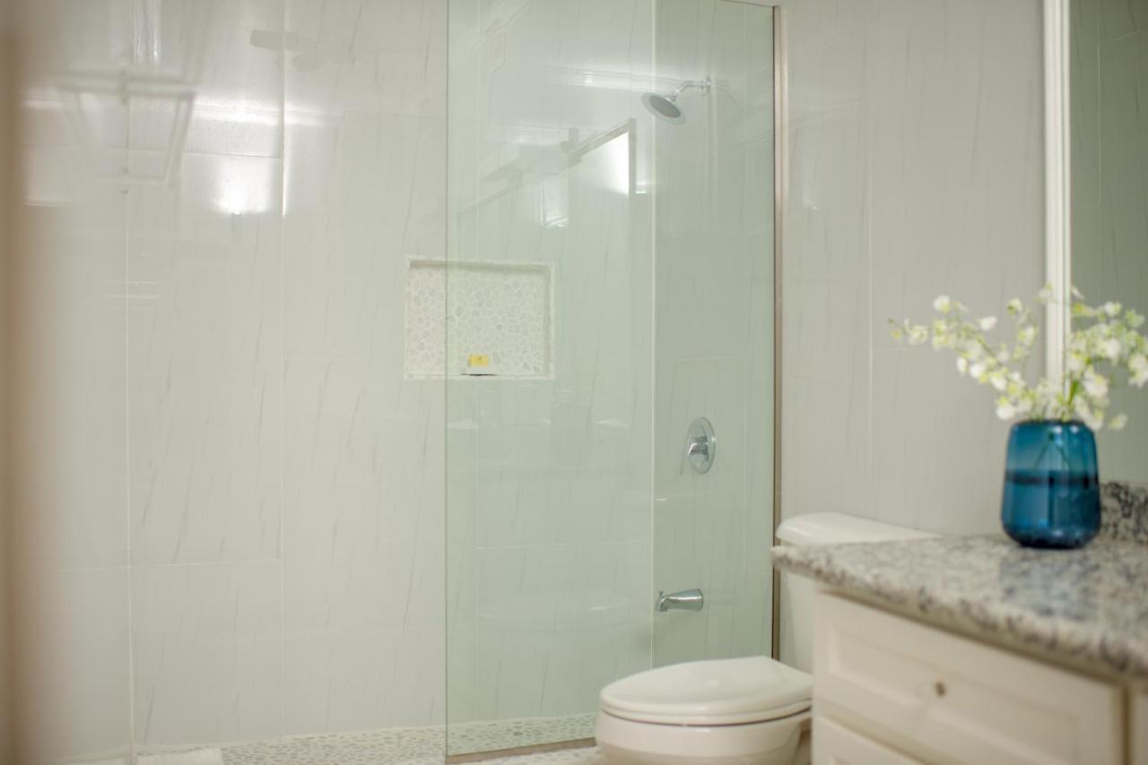 Whispering Seas Oceanfront Suite Ocho Rios Ngoại thất bức ảnh