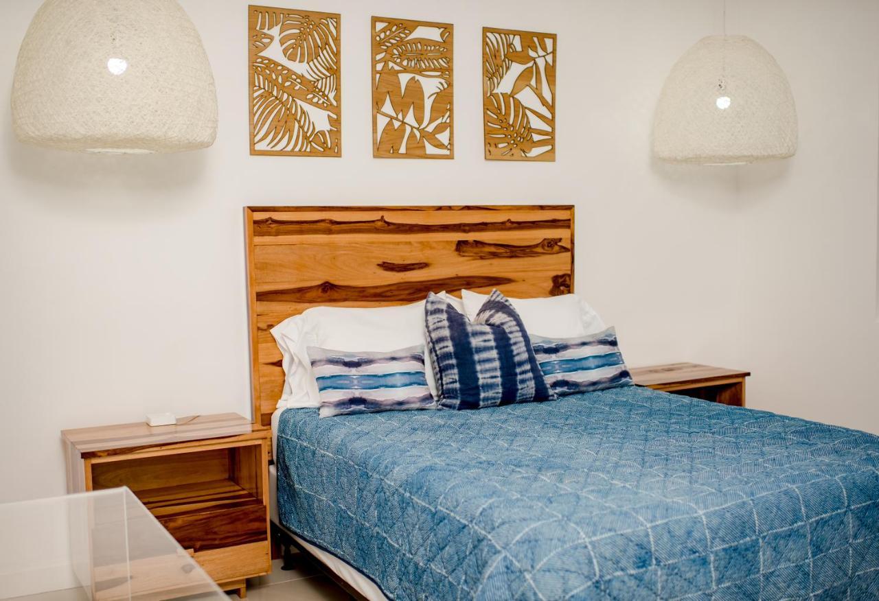 Whispering Seas Oceanfront Suite Ocho Rios Ngoại thất bức ảnh